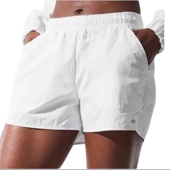Alo yoga women’s alumni shorts LARGE - Picture 1 of 9